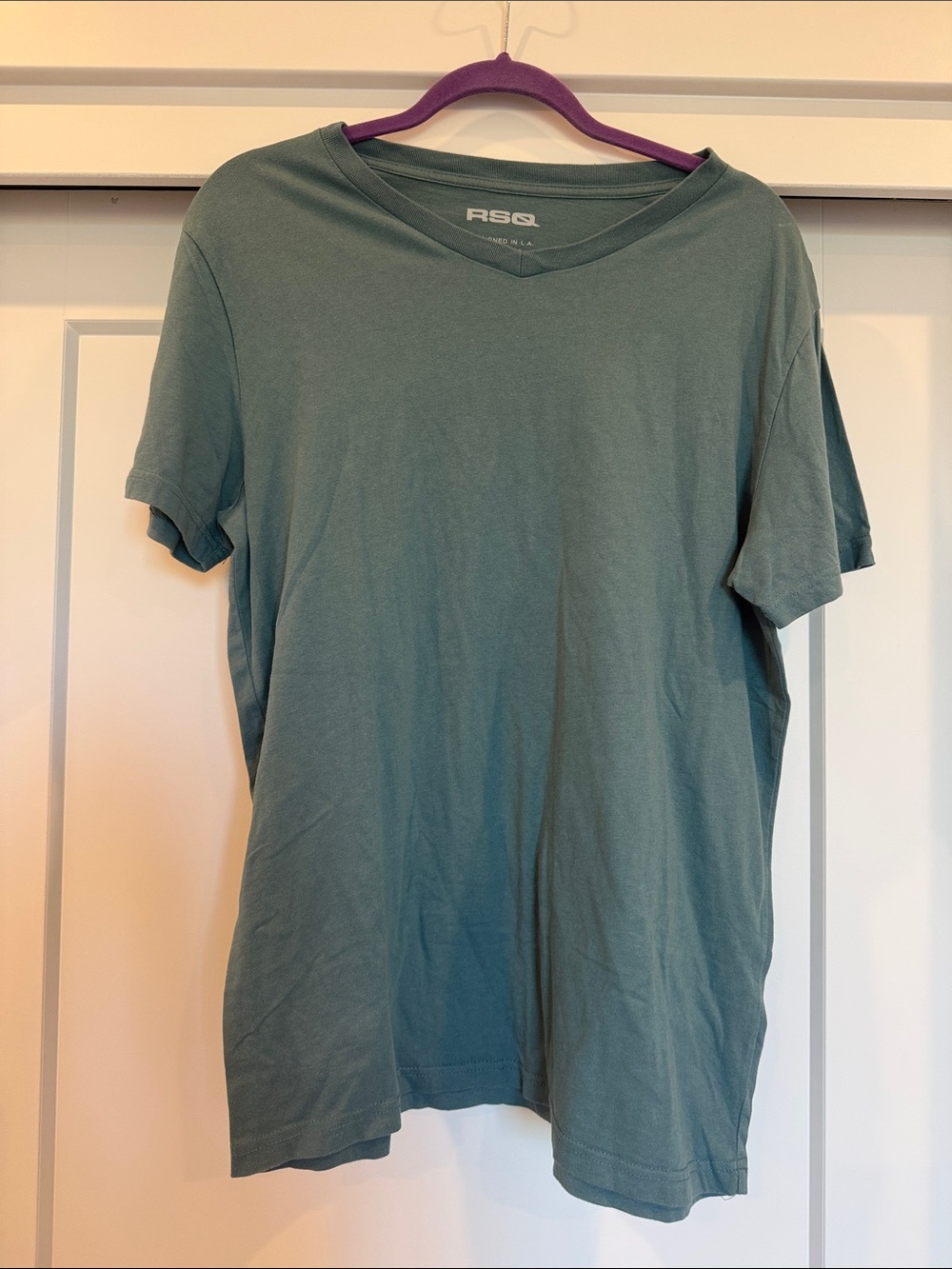 RSQ Men's V-Neck Tee in Dusty Teal